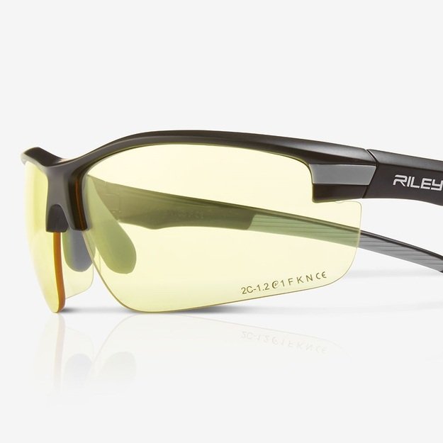 Riley Sisini Amber itin patvarūs ir lengvi apsauginiai akiniai