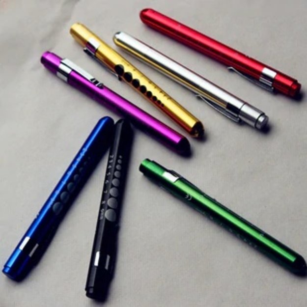 Фонарик, в форме ручки