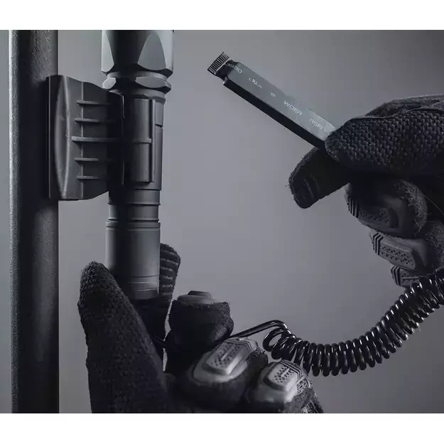 Armytek Dobermann 1000 liumenų 381 m atstumu šviečiantis medžioklinis rinkinys F02005C