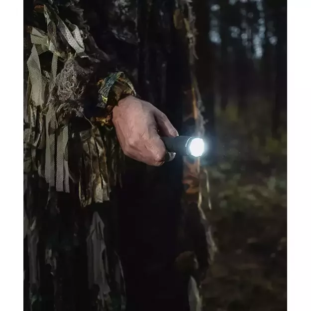 Armytek Dobermann 1000 liumenų 381 m atstumu šviečiantis medžioklinis rinkinys F02005C