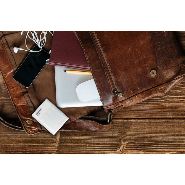 Panasonic Eneloop BQ-CC87 įkroviklis / išorinė baterija + 4 x R6/AA Eneloop 2000mAh Ni-MH BK-3MCDE