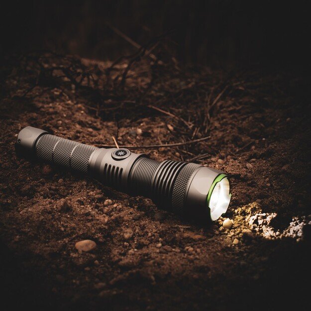Vayox Pro Series Tactical Flashlight 3000lm IPX7 30W LED SMD VA0364