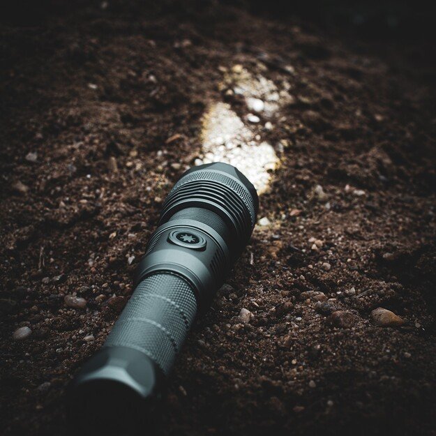 Vayox Pro Series Tactical Flashlight 3000lm IPX7 30W LED SMD VA0364