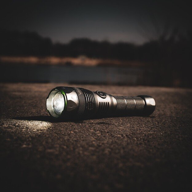 Vayox Pro Series Tactical Flashlight 3000lm IPX7 30W LED SMD VA0364