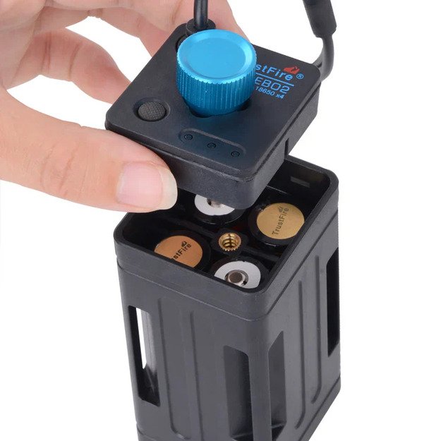 Baterijų blokas 8.4V 4x18650 baterijoms