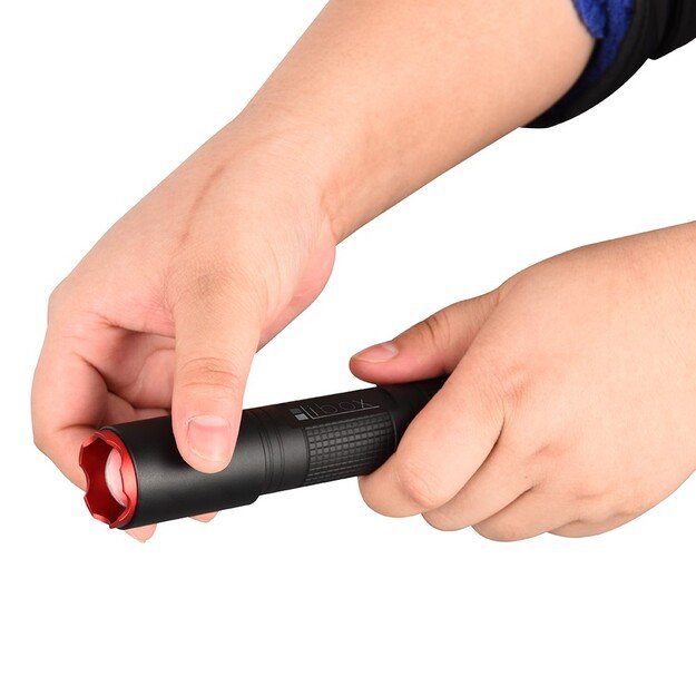 Akumuliatorinis žibintuvėlis LED CREE XP-E