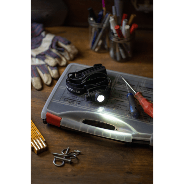 Ledlenser H7R Core žibintuvėlis ant galvos