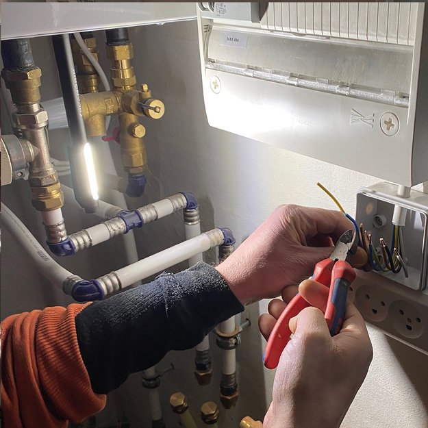 Scangrip WORK PEN 200 R Перезаряжаемый светодиодный фонарик с точным верхним светом 03.5127