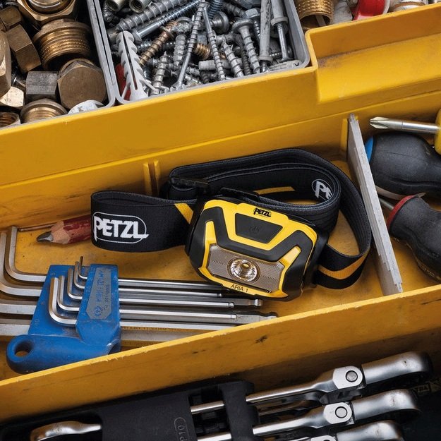 Petzl Aria 2R 600lm žibintuvėlis Juoda/Geltona E071AA00