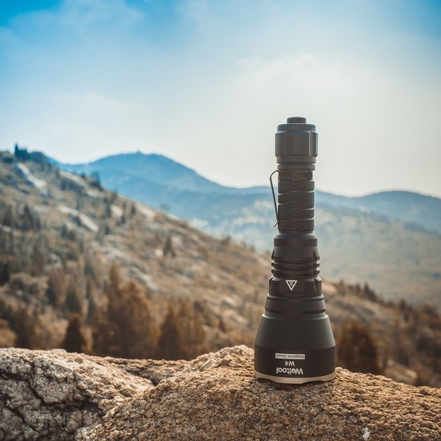 Фонарь Weltool W4 Ultra-Throw 2670 метров LEP (батарея в комплекте) (холодный белый)