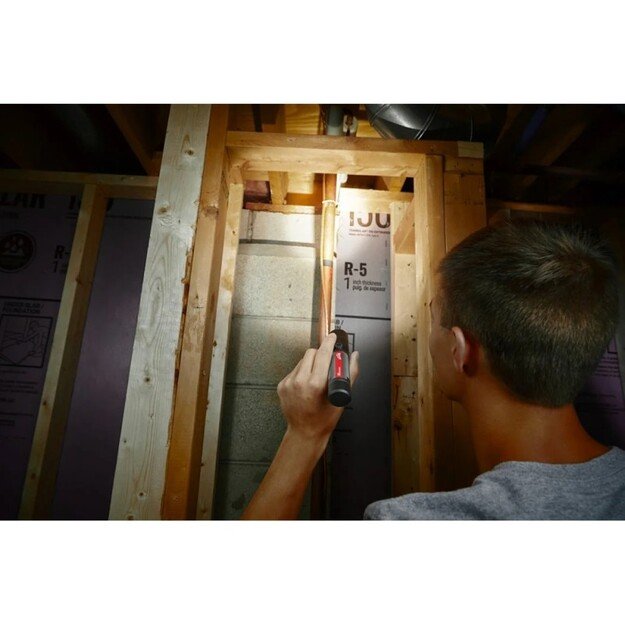 MILWAUKEE L4 FMLED-301 800lm LED žibintuvėlis