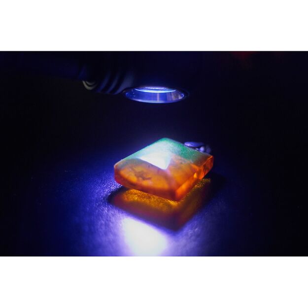 Armytek Wizard C2 WUV Magnet USB žibintuvėlis, balta