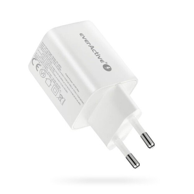Зарядное устройство переменного тока everActive GaN SC-450Q с портами USB и USB-C PD PPS QC4+ мощностью 45 Вт.