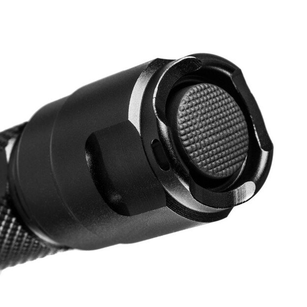 Mactronic 915lm IPX7 prožektorius su fokusavimo funkcija Night Hunter 02