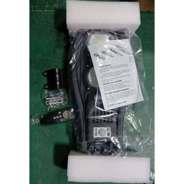 Уличный фонарь с солнечной батареей 100Вт.