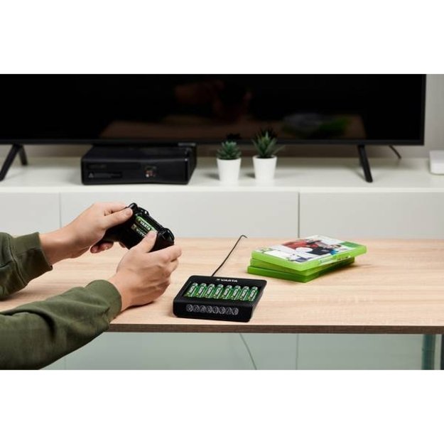 Charger Varta LCD Multi-Plus 8 channels AAA, AA