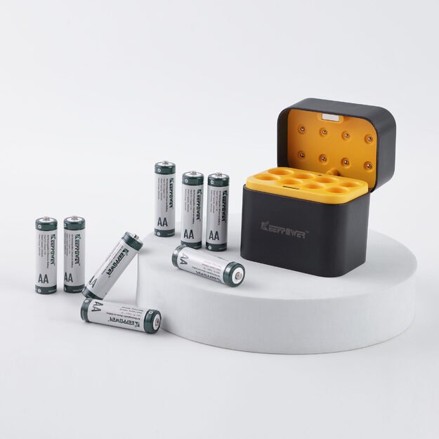 Зарядное устройство Keeppower I8 с 8 × 1,5 В AA литий-ионными аккумуляторами – вход USB-C